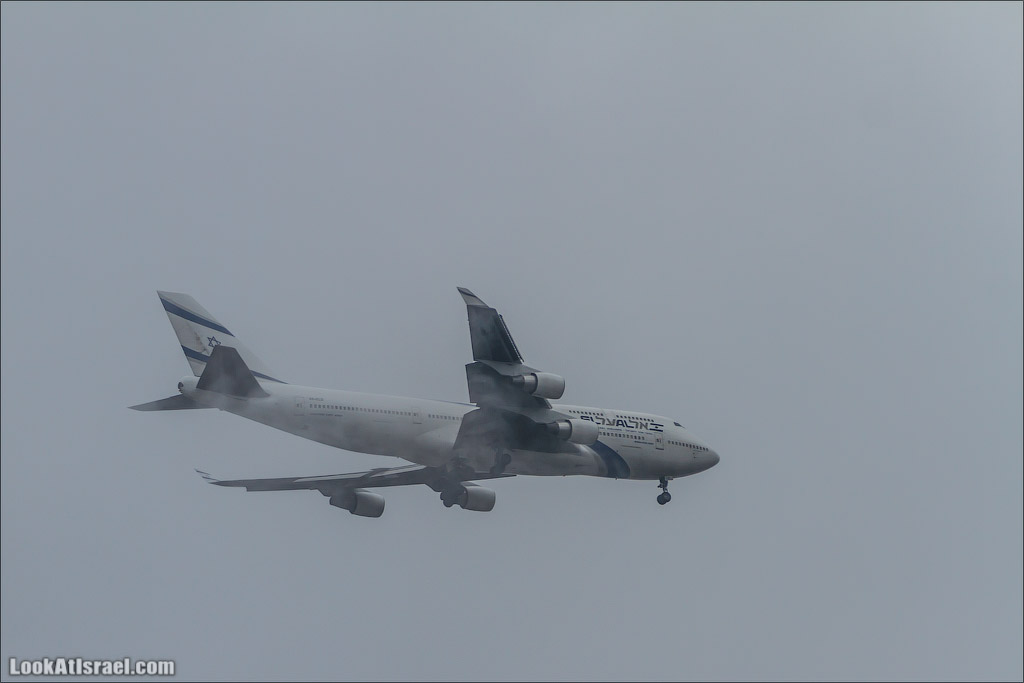 LookAtIsrael.com - Фото путешествия по Израилю | Самолет El Al Up преодолевает грозовой фронт