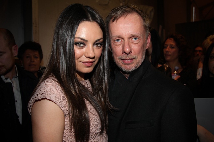 Mila Kunis et Bill Gaytten (2) Mila Kunis et Bill Gaytten (2)