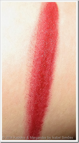 Batom Ultra Color #Perfect Red da Avon Batom Ultra Color #Perfect Red da Avon