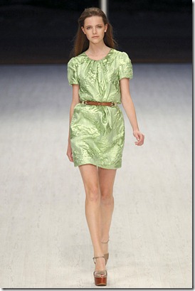 MATTHEW-WILLIAMSON-SPRING-RTW-2011-PODIUM-015_runway