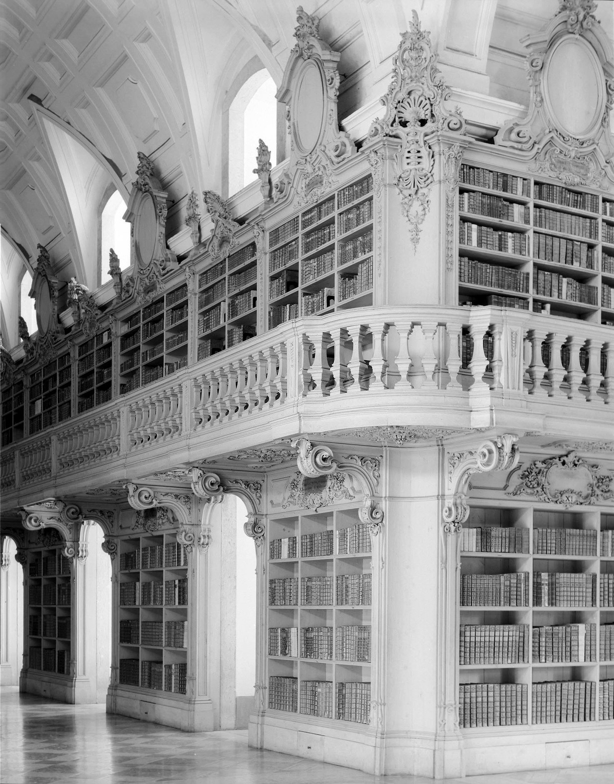 [Biblioteca-de-Mafra.716.jpg]