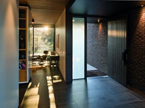 Casa-moderna-ladrillo-y-madera Casa-moderna-ladrillo-y-madera