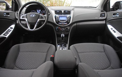 2012-Hyundai-Accent-SE-interior