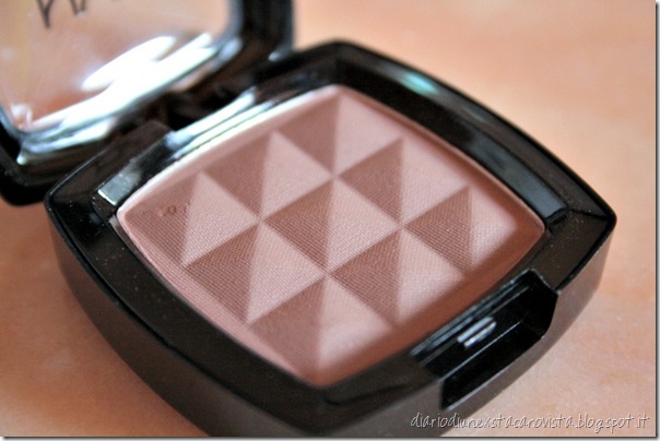nyx blush in taupe