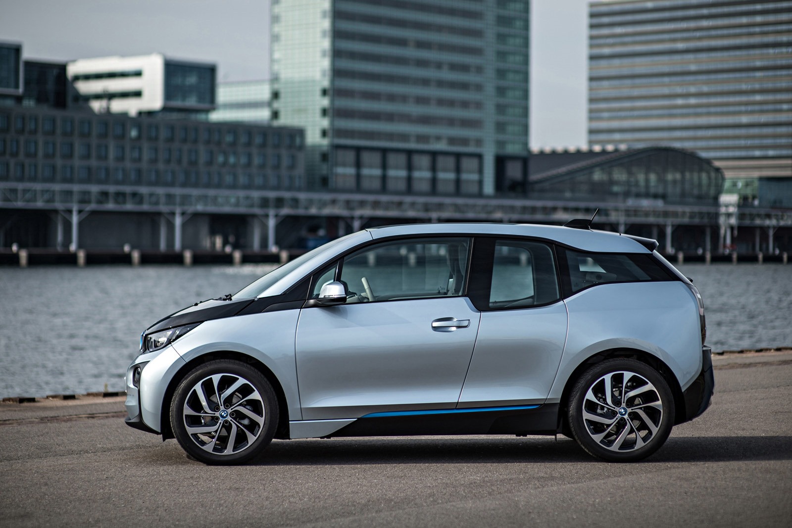 [2014-BMW-i3-94%255B2%255D.jpg]