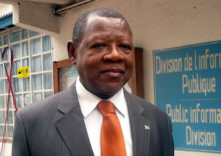 Lambert Mende Omalanga, Ministre de la Communication et des médias.