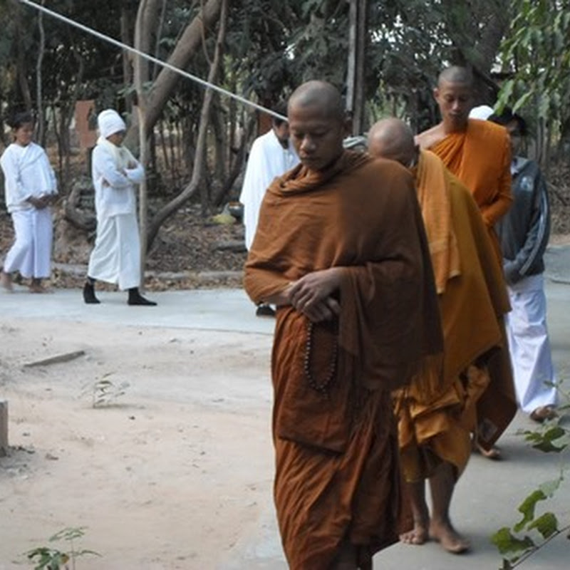 Meditation with walking “jong-grom” at Thailand