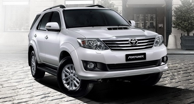 2012-Toyota-Fortuner-forcarscoop-84490001
