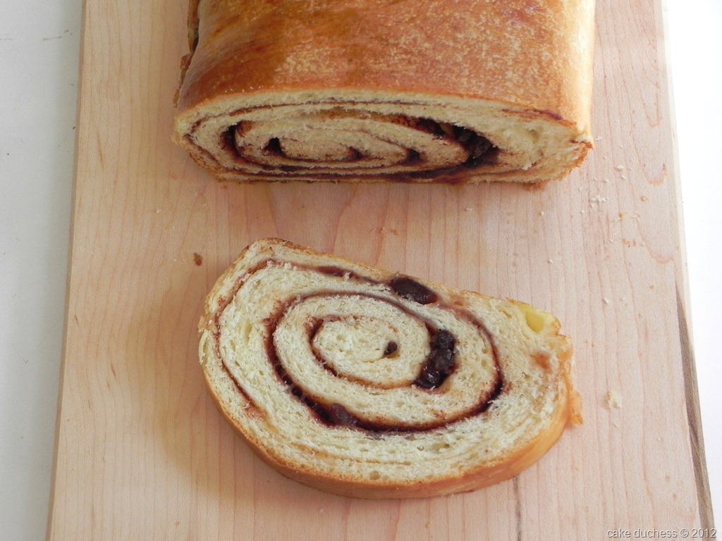 [cinnamon-raisin-swirl-bread-5%255B6%255D.jpg]