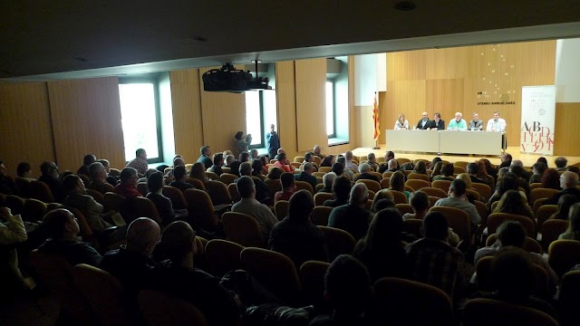 Mestres de Filosofia reclamen que es mantingui la seva assignatura a Secundària, en un acte a l’Ateneu Barcelonès