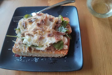 Knife-and-fork Roast Chicken Sandwich