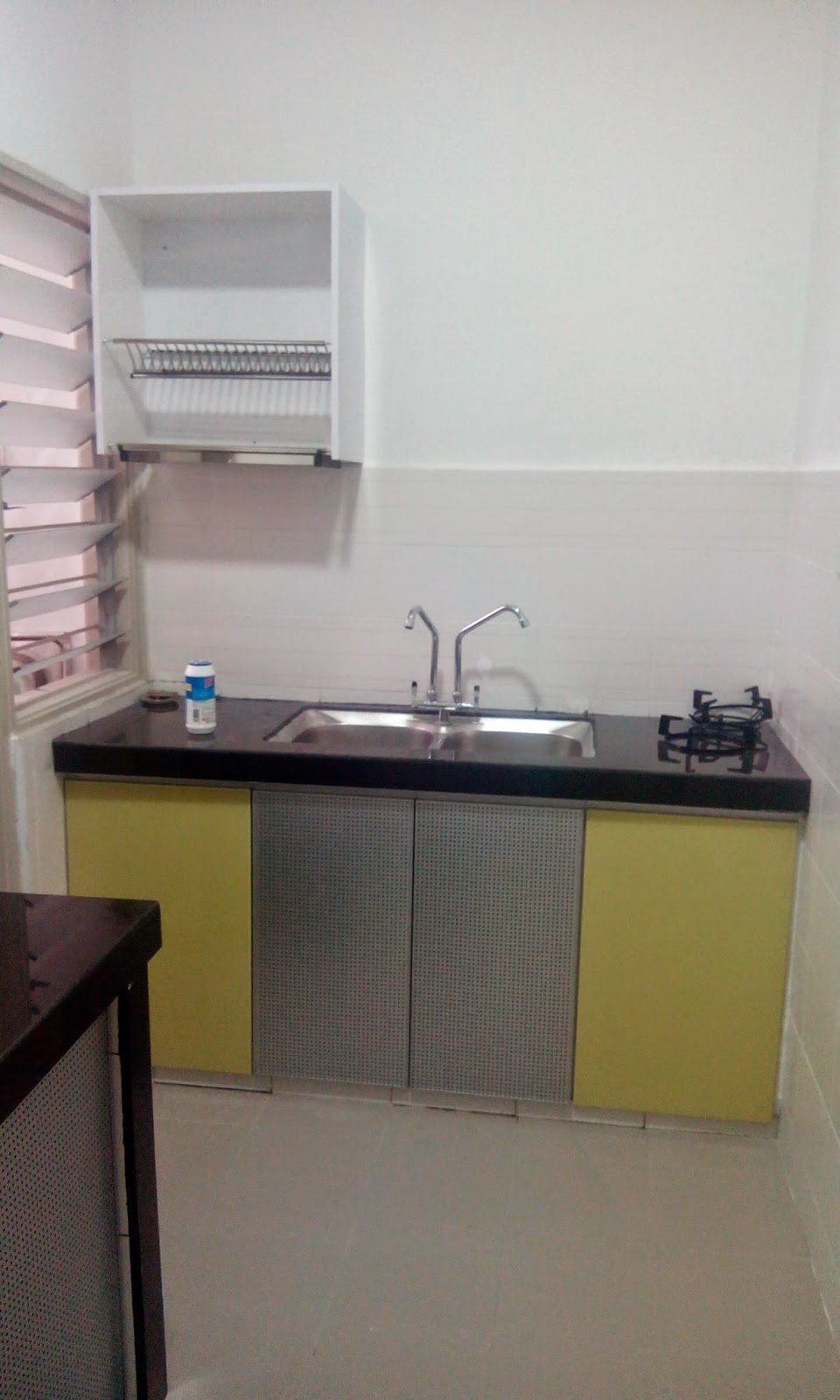 Kabinet Dapur Terus Dari Kilang 2017 03 22 Simple Je Kabinet Dapur Rumah En Rizal Ni Tp Memang Cantik Walau Pun Tgk Saje Pada Pemilihan Kaler Kombinasi Hitam Dan Kuning Terdapat Juga Pintu