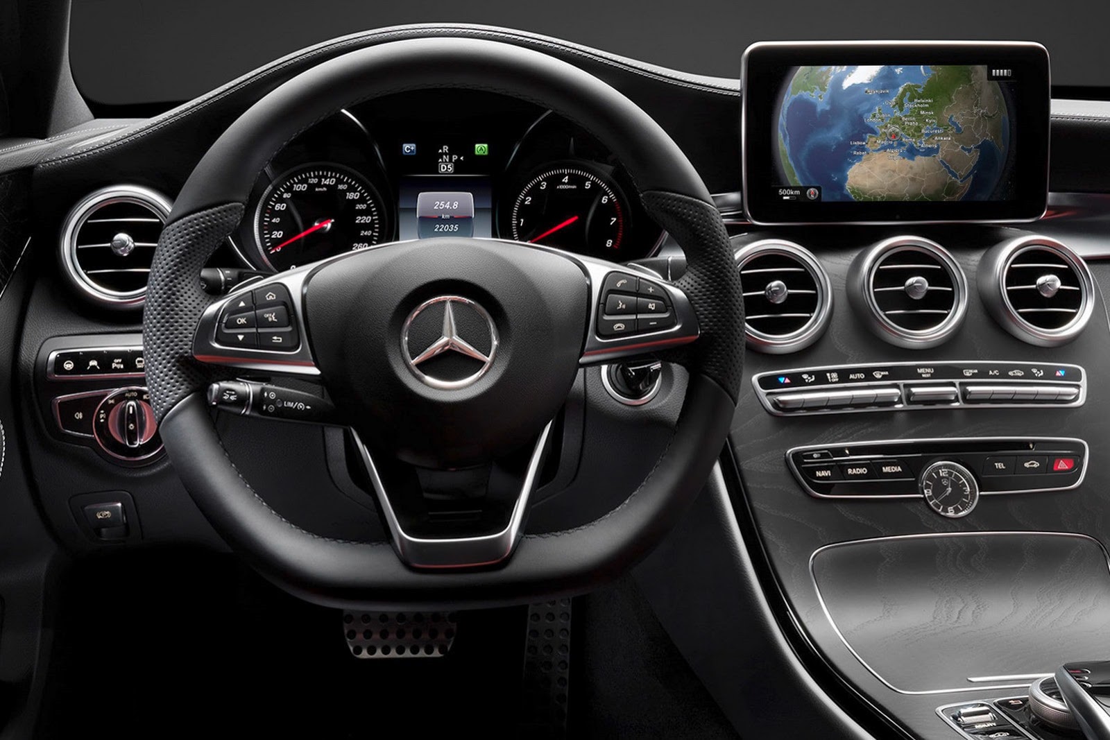 [2015-Mercedes-C-Class-Interior-2%255B2%255D.jpg]