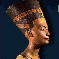 12.- Cabeza de Nefertiti