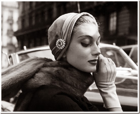 model-wearing-hat-by-jean-barthet-photo-by-regina-relang-paris-1954