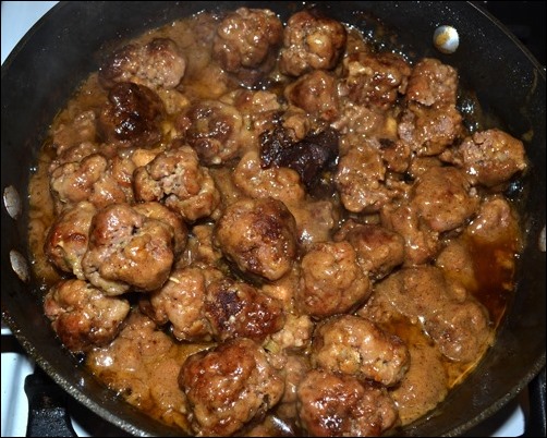 cooked meatballs