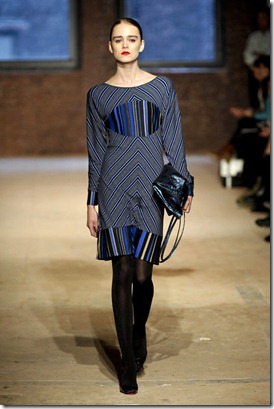STEPHEN-BURROWS-FALL-RTW-2011-PODIUM-011_runway