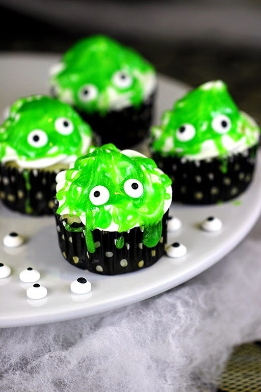 slimy-monster-cupcakes