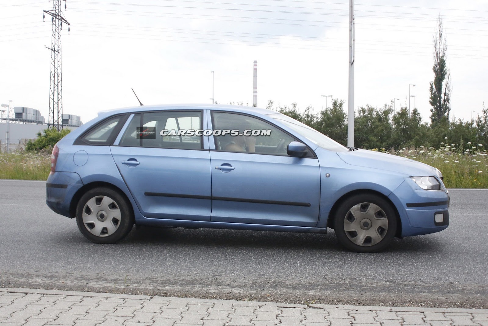 2014-Skoda-Rapid-Spaceback%2525201-4%252