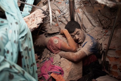 La foto más impactante del derrumbe de Bangladesh