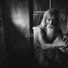 Old Day by Steven Chu - People Street & Candids