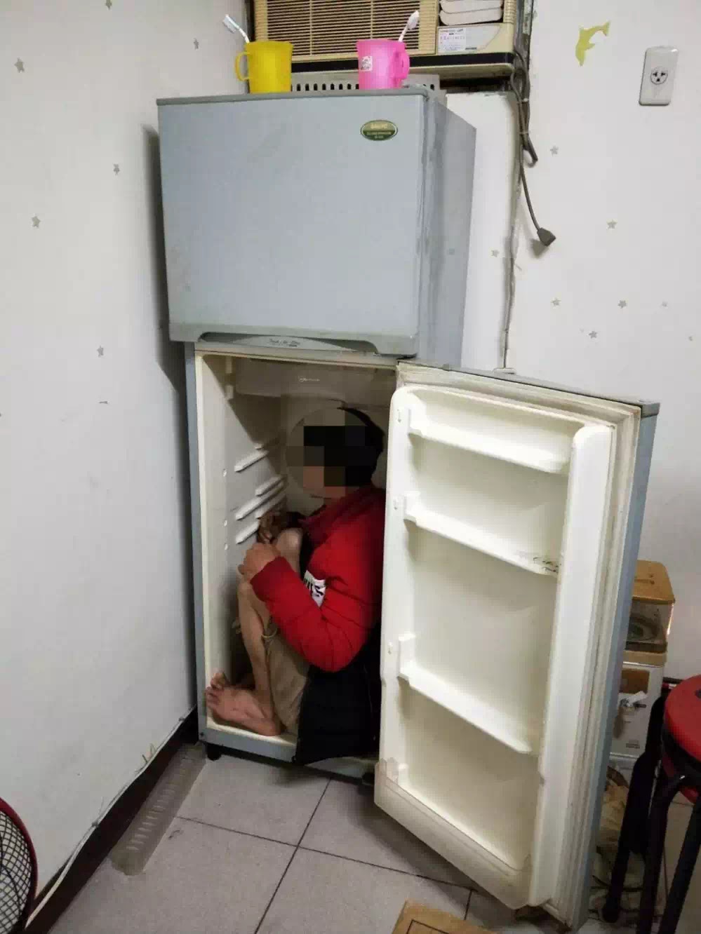 Đài Loan phát hiện lao động Việt Nam trong tủ lạnh.