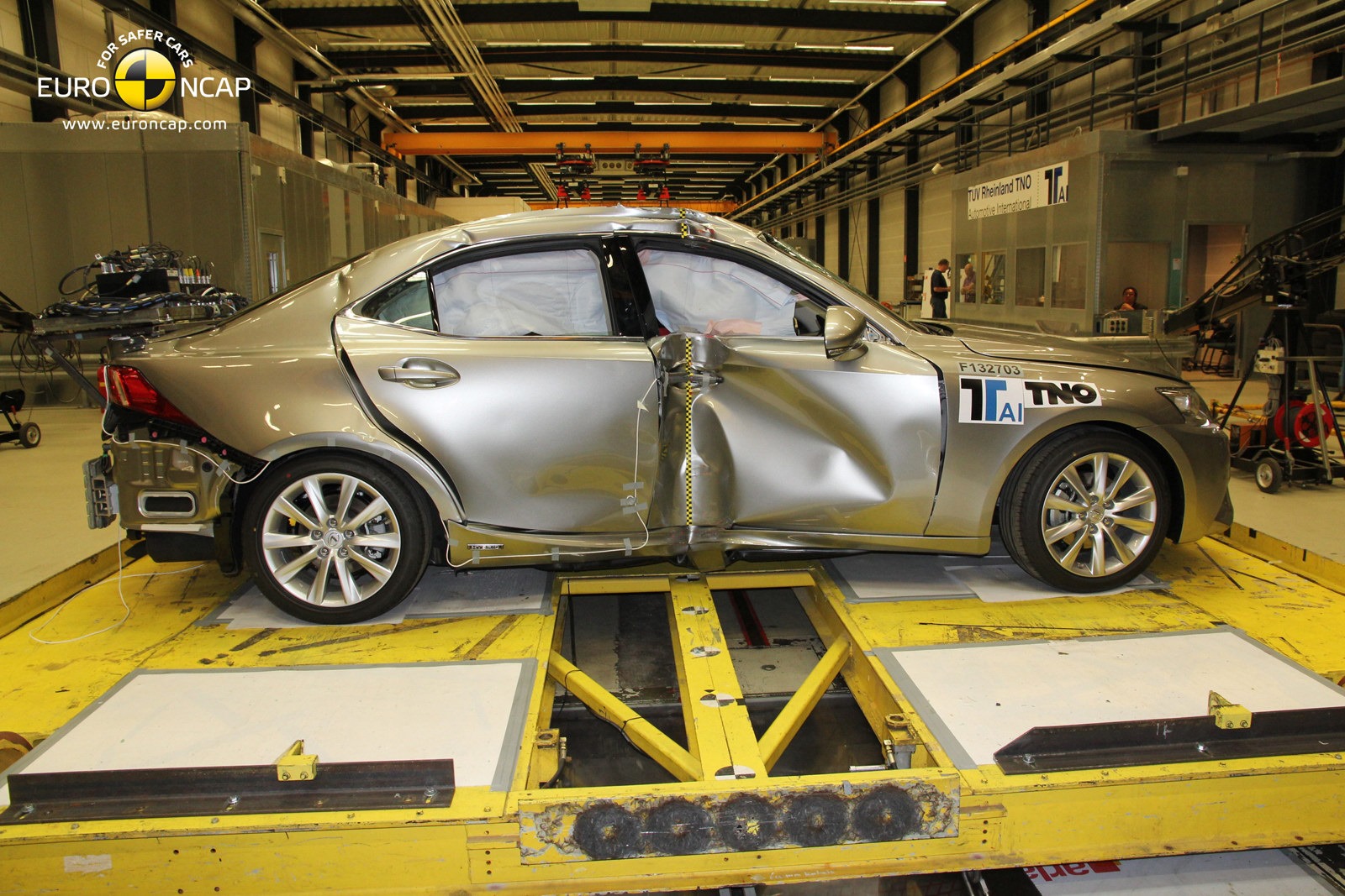 [Lexus-IS-300h-3%255B2%255D.jpg]