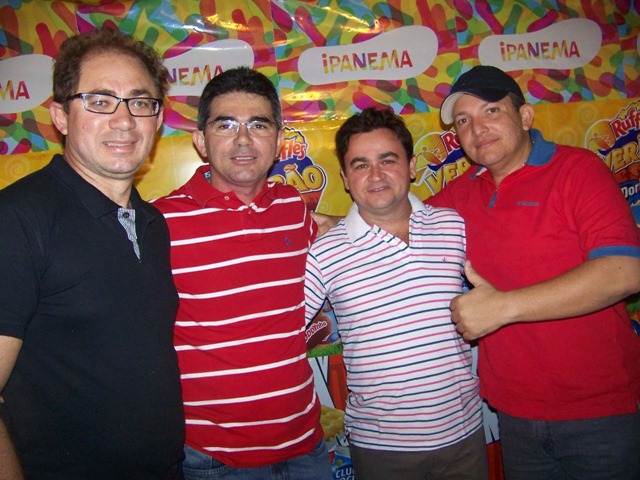 [WANDO%252C%2520MEDEIROS%252C%2520RODRIGO%2520E%2520CAPIT%25C3%2583O%2520ANDRELINO%255B3%255D.jpg]