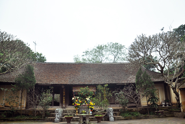 Đền thờ Phùng Hưng 