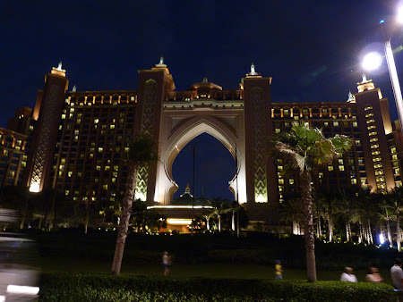 Obiective turistice Dubai: Hotel Atlantis noaptea