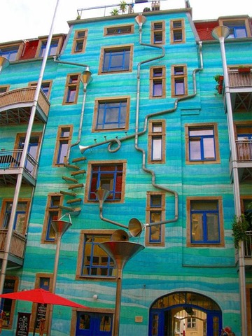 10. HOUSE THAT PLAYS MUSIC WHEN IT RAINS