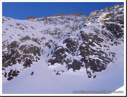 Intento al Corredor Nefropatia 200m D  90º (Pico Piedrafita 2965m, Pirineos) (Isra) 7513