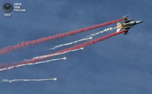 В Южной Кореи прошел масштабный военный парад