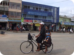 Bicycle-is-a-common-mode-of-transport-for-women-children-and-men-in-Jaffna.-Bicycle-plays-an-important-role-in-the-peoples-lives-in-Jaffna.-People-depend-so-much-on-bicycle-to-travel-short-and-long-distance.