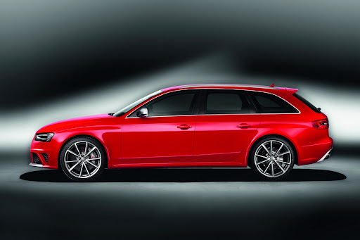 2013-Audi-RS4-Avant-09.jpg