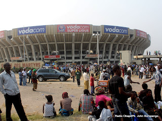  – Avant l’arrivé d’Etienne Tshisekedi  le 09/08/2011 au stade des martyrs à Kinshasa. Radio Okapi/ Ph. John Bompengo