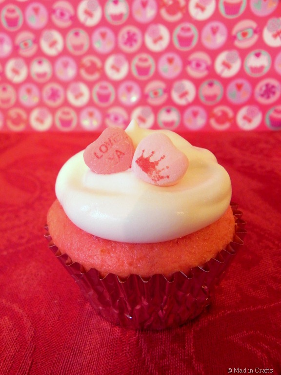 [strawberry-pop-cupcake8.jpg]