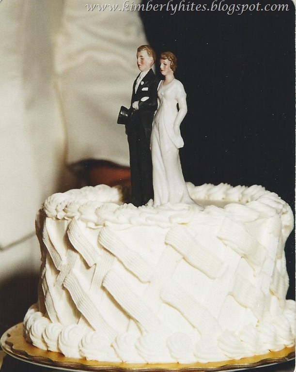 [vintage_wedding_cake_topper_ideas10.jpg]