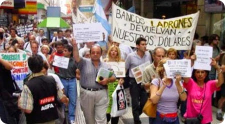 La colpa dell’Argentina è una sola: resistere al Fondo Monetario Internazionale e alla Banca Mondiale.