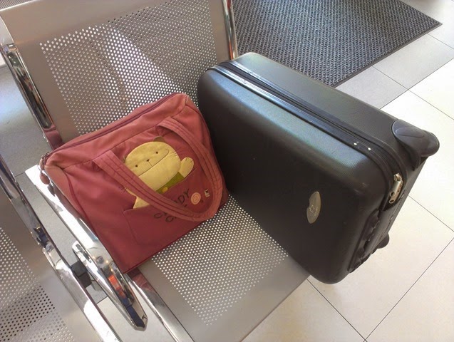 2012-07-05 12.13.21 有史以來最少的行李 黑色行李箱只有6公斤喔