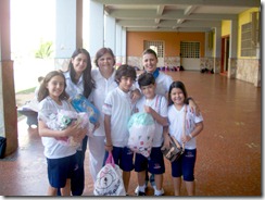 Alunos da ENSA entregam doações de enxovais para bebês - 29.05.12 (2)