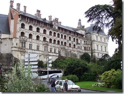 2004.08.28-028 façade des loges du château