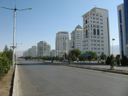Imagini Ashgabat: Victoria Socialismului - varianta turkmena