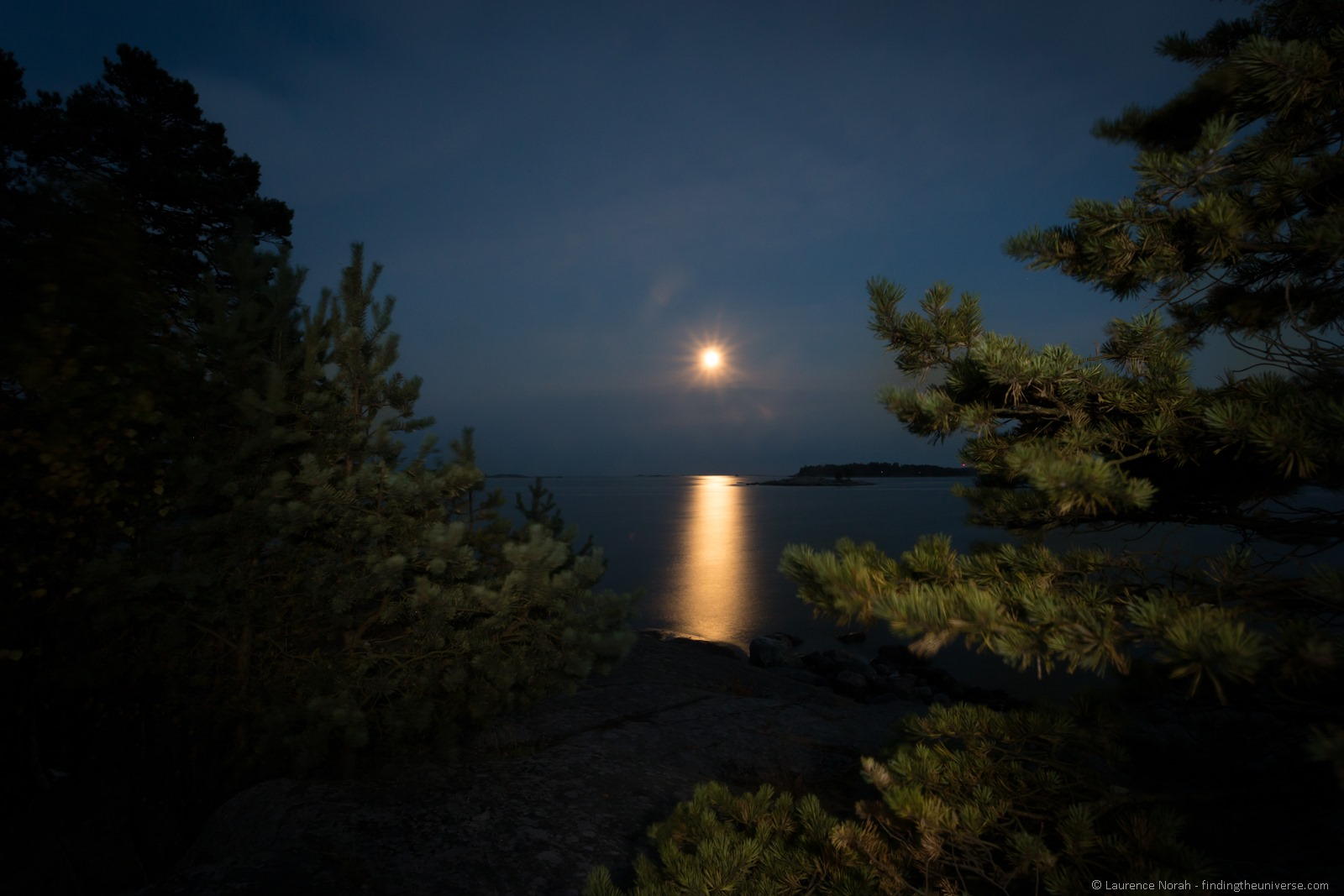 [Moon-rise-over-water-finland3.jpg]