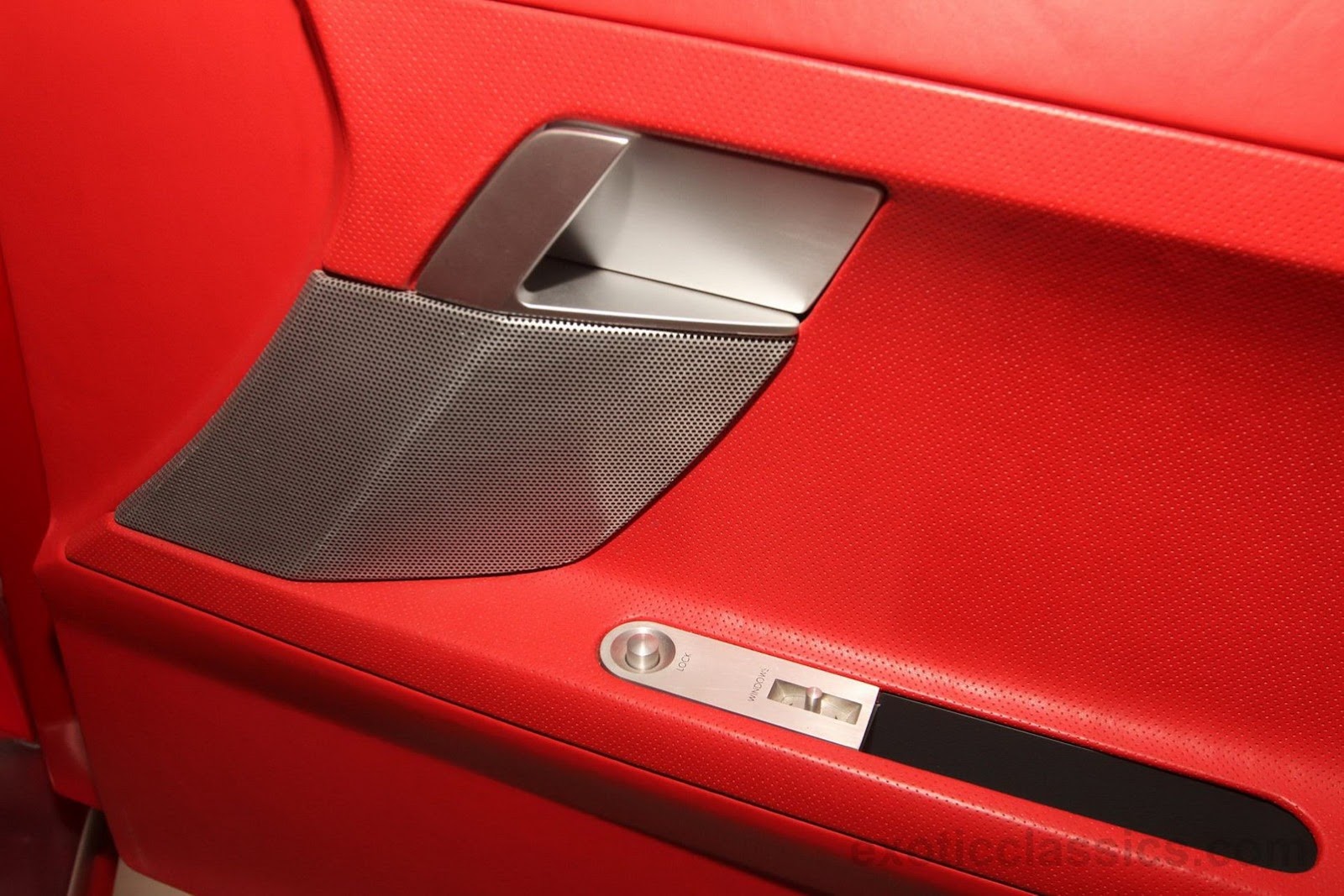 [2004-Ford-Mustang-GT-Convertible-Concept-14%255B4%255D.jpg]
