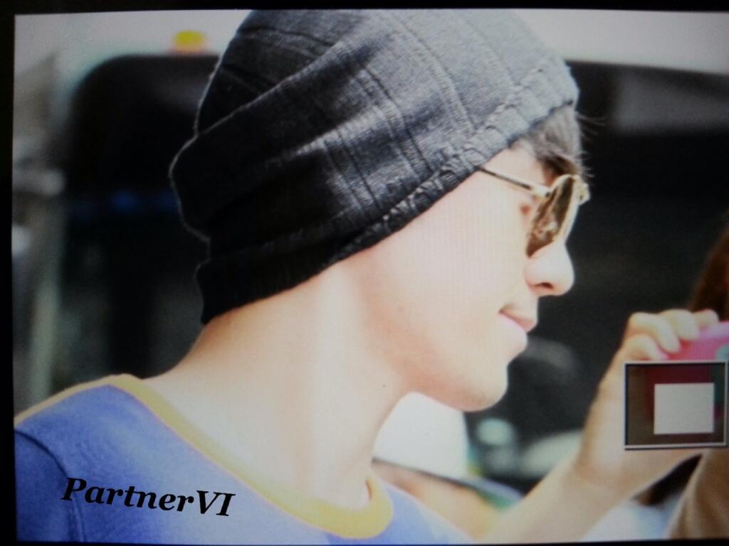 Seung Ri - Incheon Airport - 26may2013 - 04.jpg