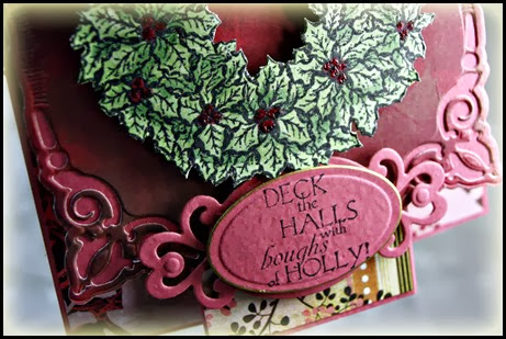 Holly Wreath, Decorative Corners Dies