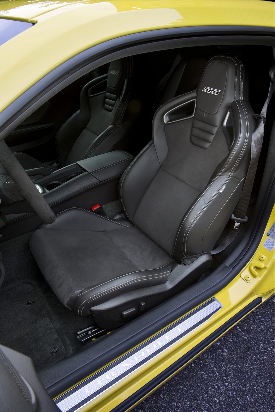 [2014-Chevrolet-Camaro1LE-16%255B3%255D.jpg]