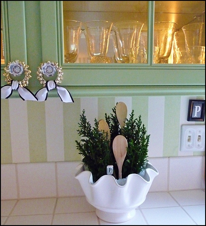 kitchen Christmas trees in a bowl 016 (600x800)