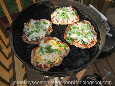 spinach pizza on grill (2)